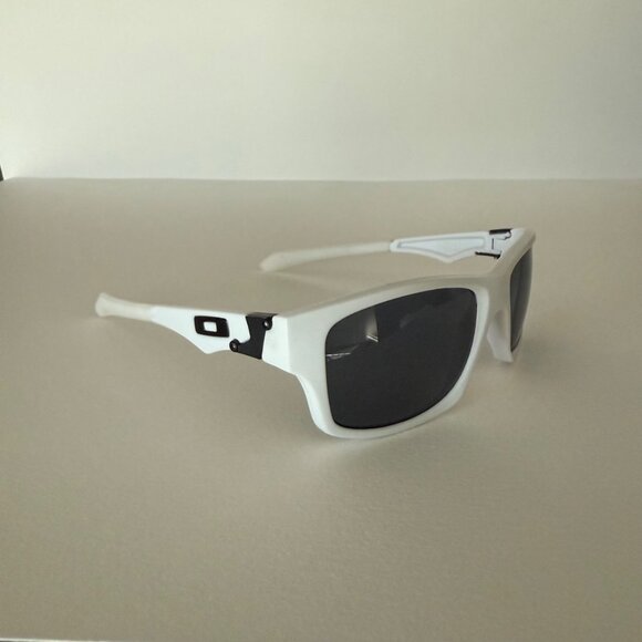 Oakley Jupiter Mens Sunglasses Black Lenses - Picture 6 of 9